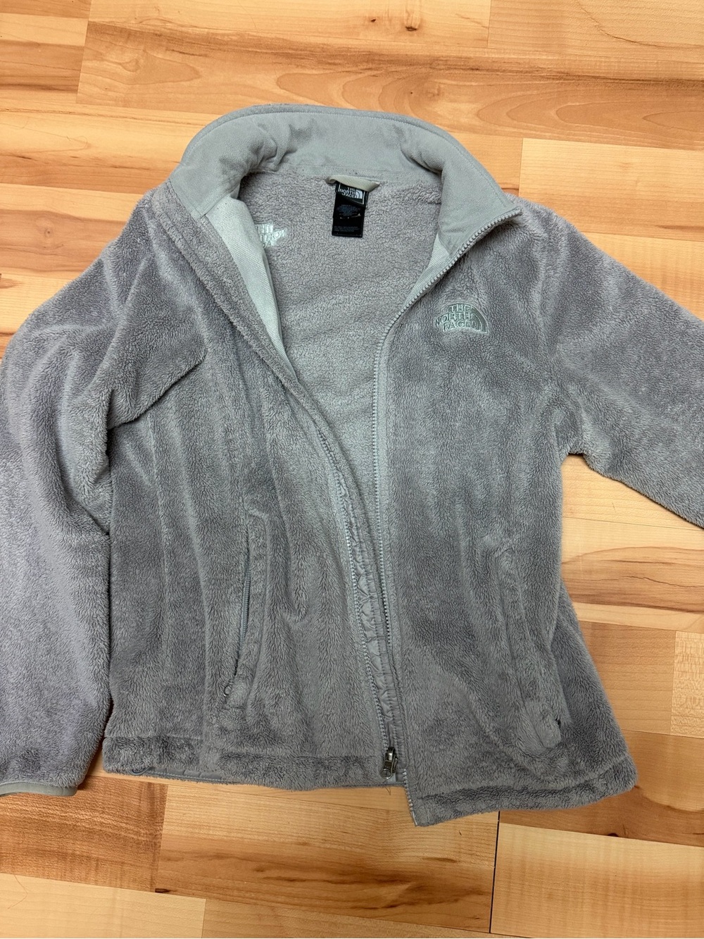 The North Face Light Gray Women's Fleece Pullover